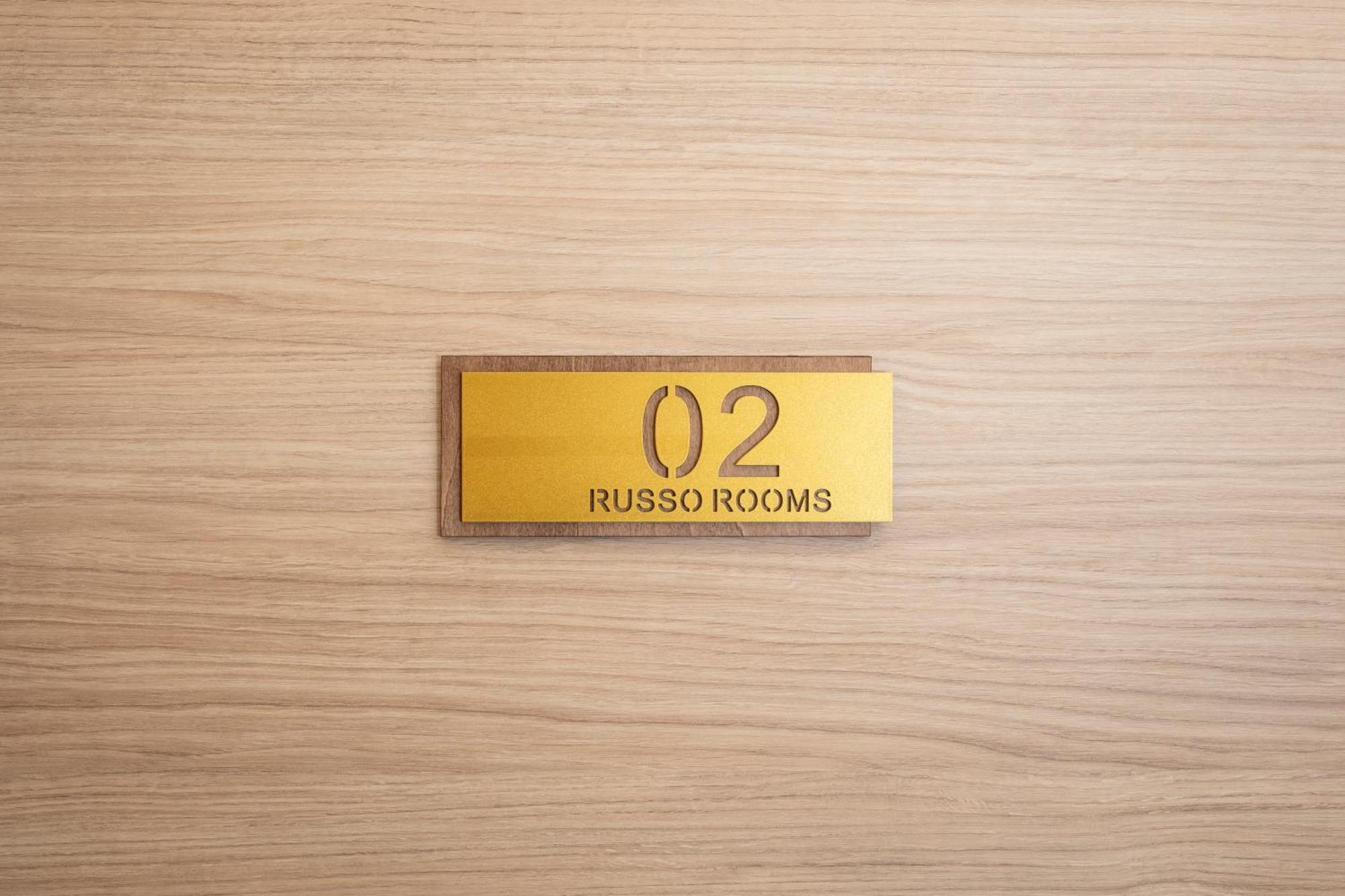 Russ0 Rooms กาตันซาโร ภายนอก รูปภาพ